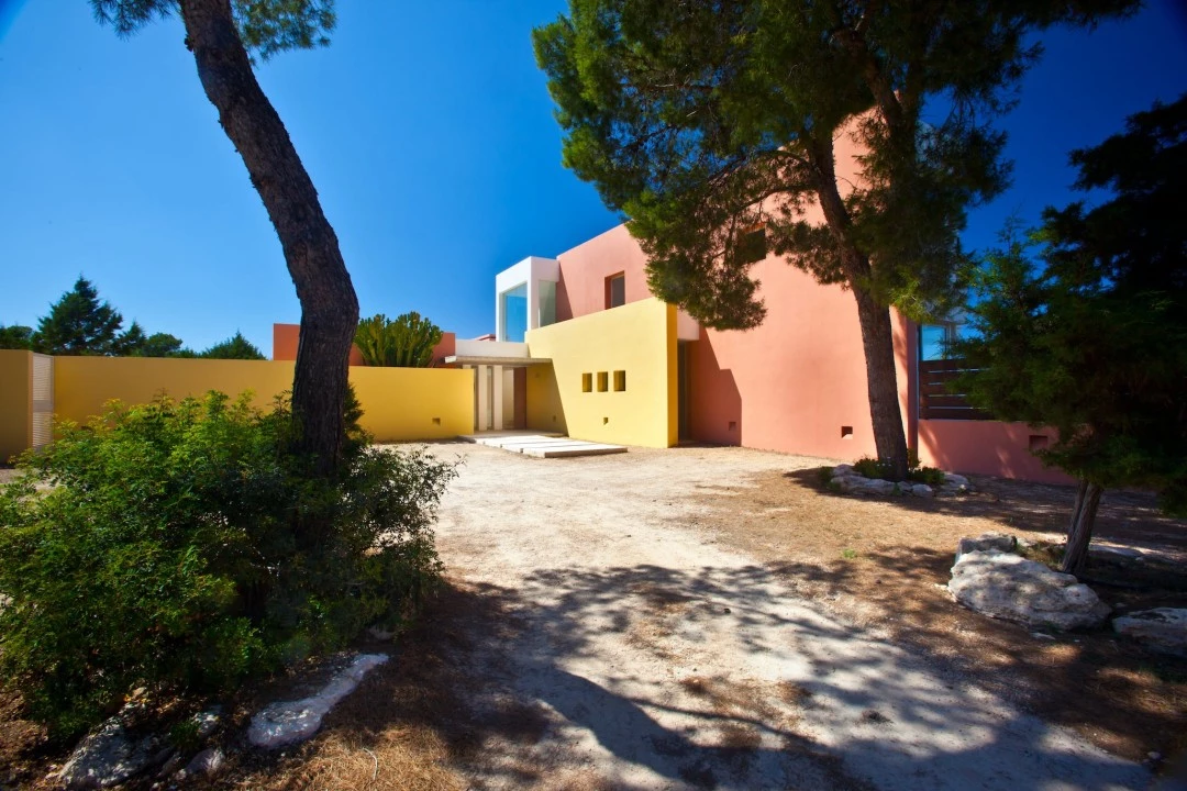 1681371384-Luxury real estates villa to rent Ibiza Azur 43 garden.webp